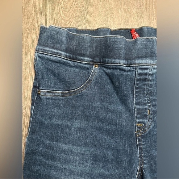 NWOT SPANX DISTRESSED ANKLE SKINNY JEANS MEDIUM WASH - Size Medium SKU:466 - Picture 12 of 16